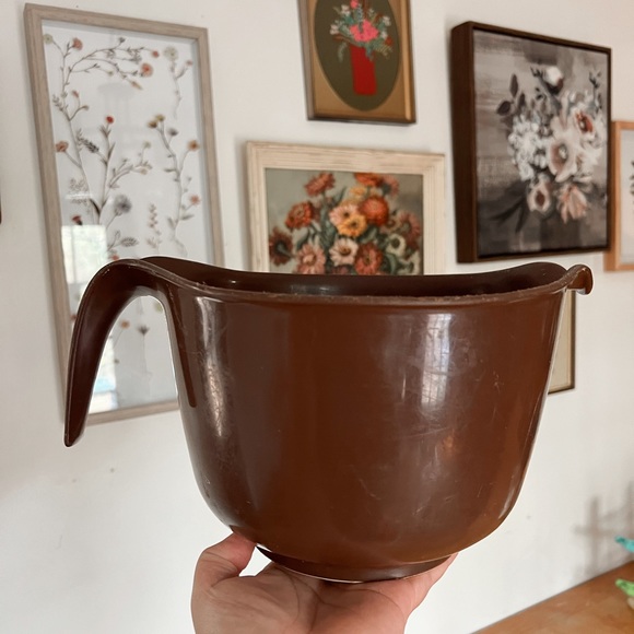 Tupperware Kitchen Vintage Brown Tupperware Mixing Bowl With Handle Poshmark